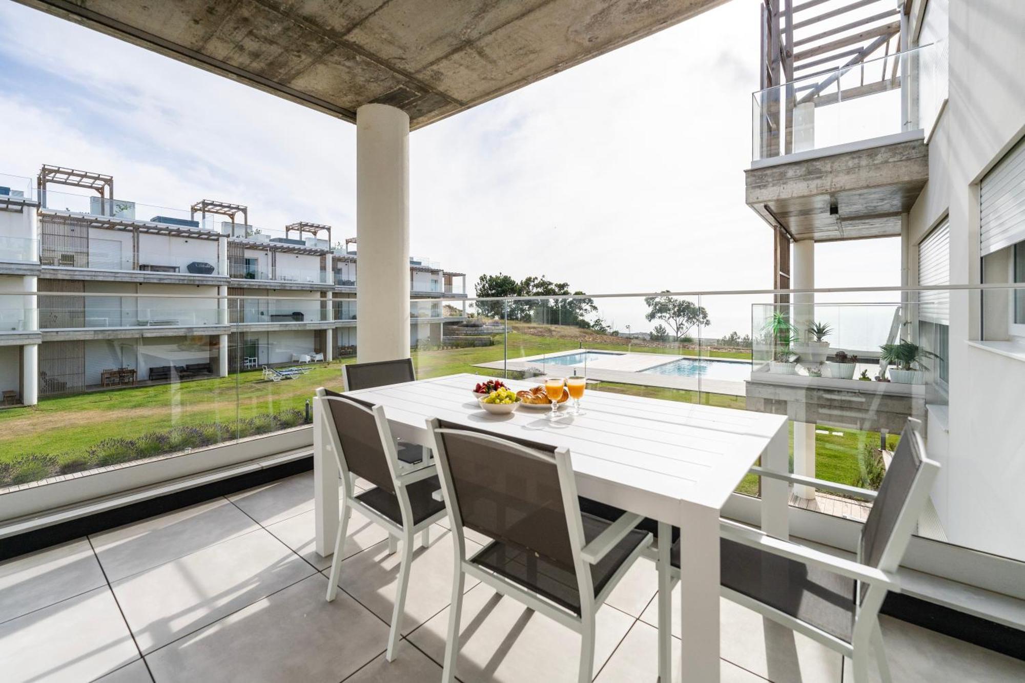 Mar A Vista - Condominium With Pool, Gym And Sea Views Nazaré Esterno foto