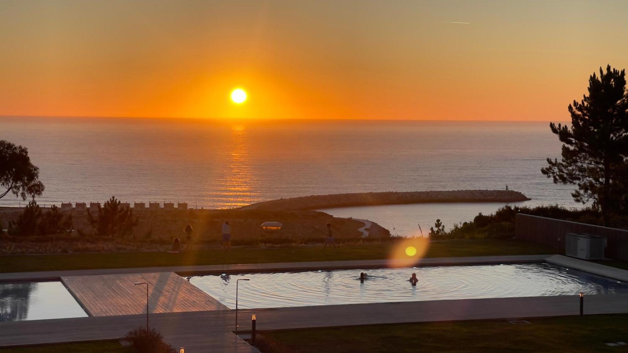 Mar A Vista - Condominium With Pool, Gym And Sea Views Nazaré Esterno foto