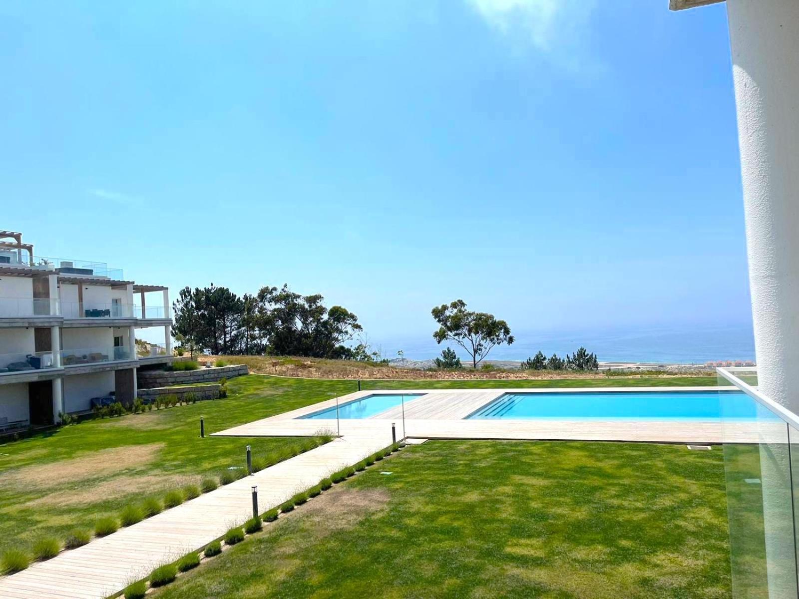 Mar A Vista - Condominium With Pool, Gym And Sea Views Nazaré Esterno foto
