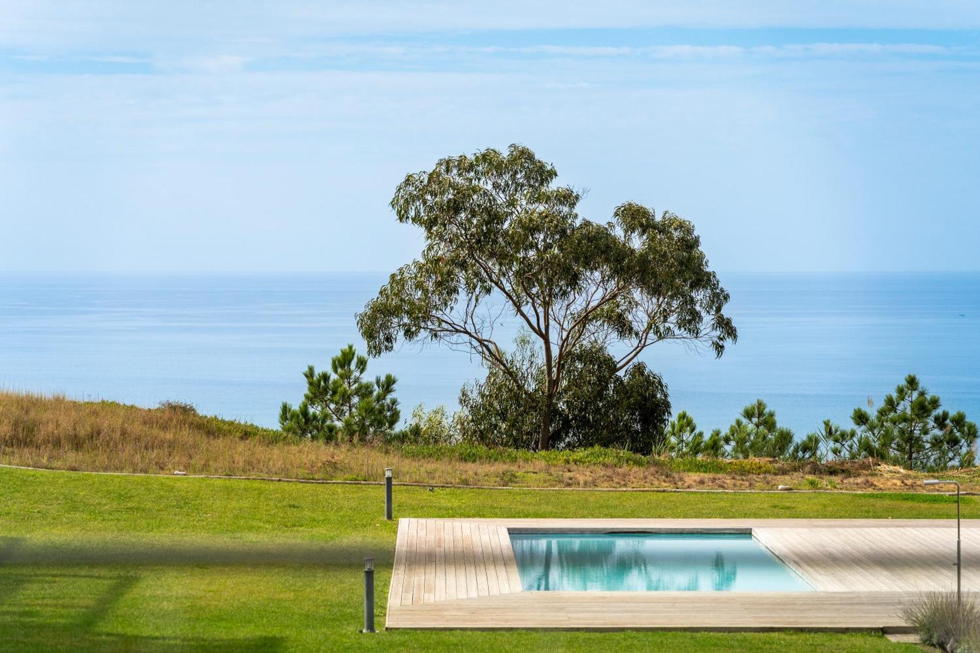 Mar A Vista - Condominium With Pool, Gym And Sea Views Nazaré Esterno foto