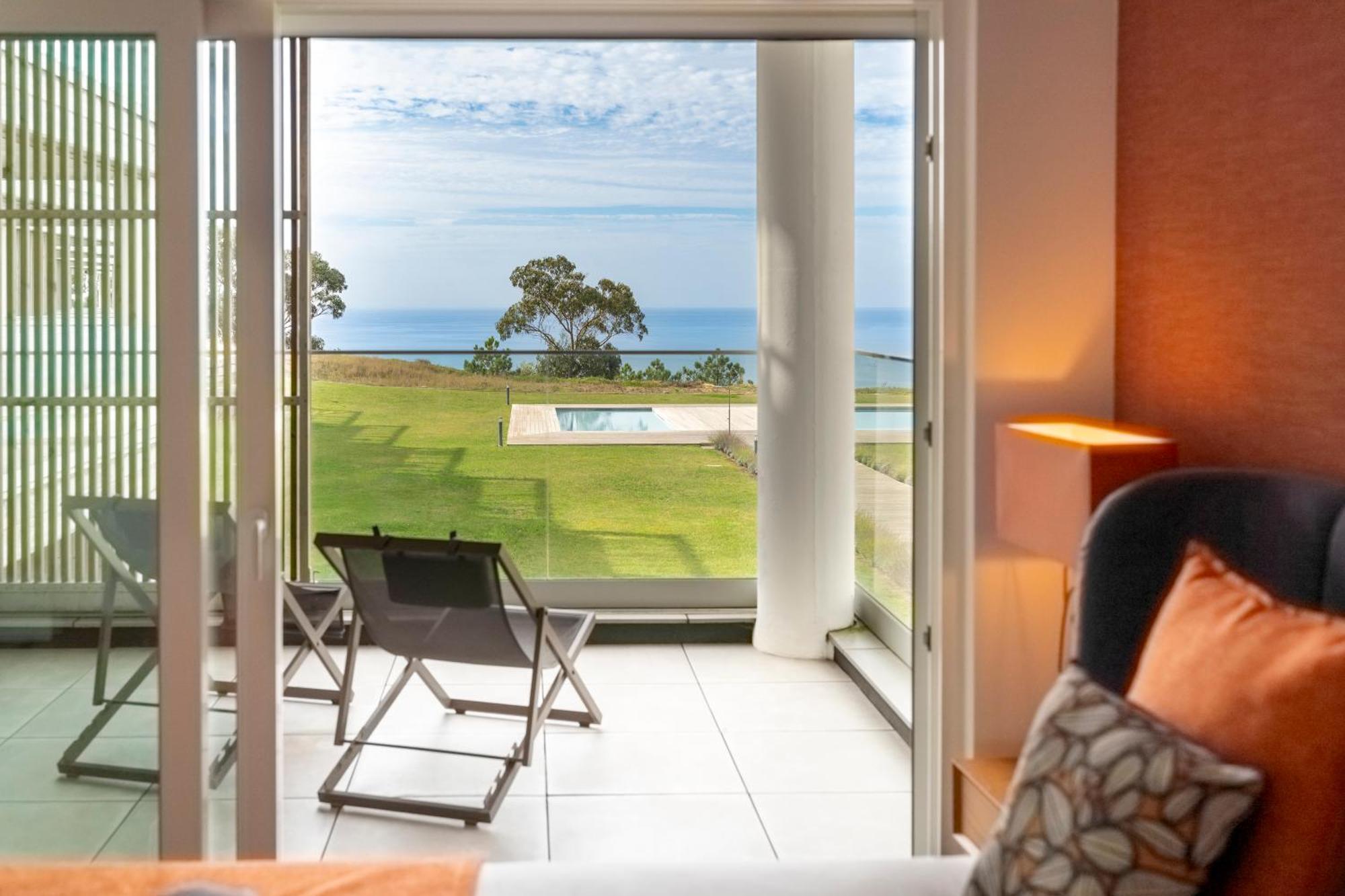Mar A Vista - Condominium With Pool, Gym And Sea Views Nazaré Esterno foto